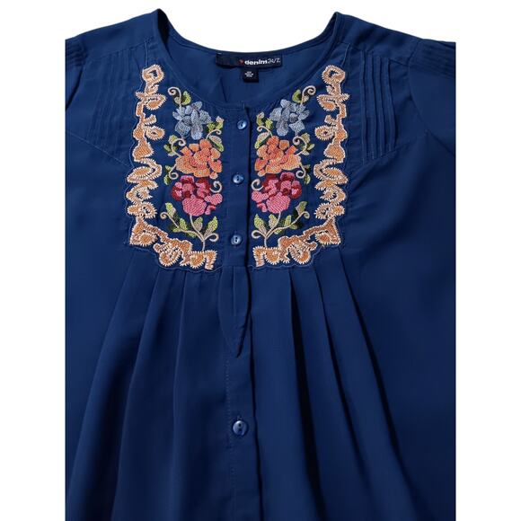 Denim 24/7 Blouse Top Plus 18W/2X Artsy Boho Flowy Embroidered Floral Tucks Blue - Picture 15 of 15